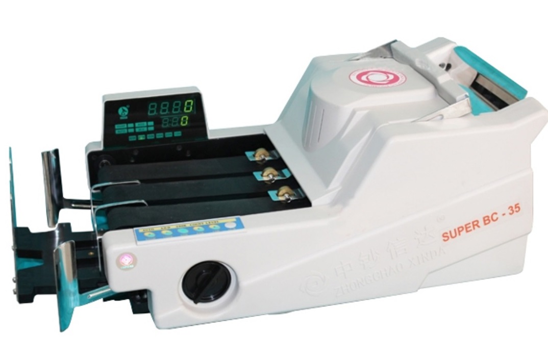 Máy đếm tiền Xinda Super BC-35N có thiết kế dạng nằm nhằm tăng công xuất đếm Máy đếm tiền Xinda Super BC-35N có thiết kế dạng nằm nhằm tăng công xuất đếm