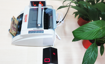 So sánh máy đếm tiền MAZSAN vs SILICON: Nên chọn hãng nào?